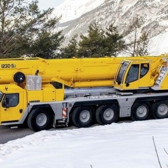 Winter Crane - Bryn Thomas Crane Hire